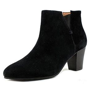 NWOT Gentle Souls Brenna suede bootie, Black